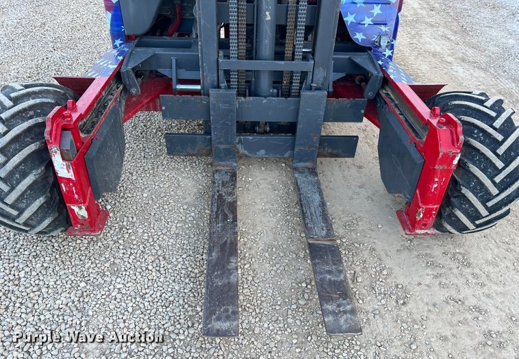 image for item MR9916 2005 Moffett M55  forklift