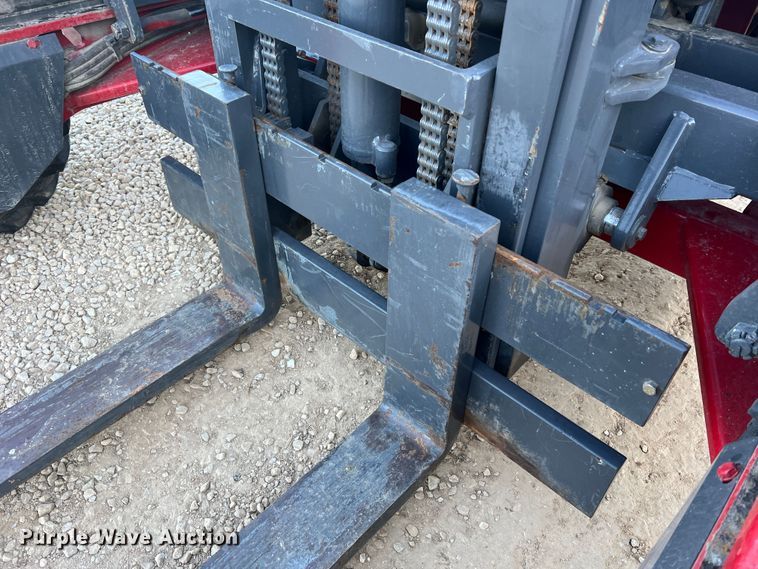 image for item MR9916 2005 Moffett M55  forklift