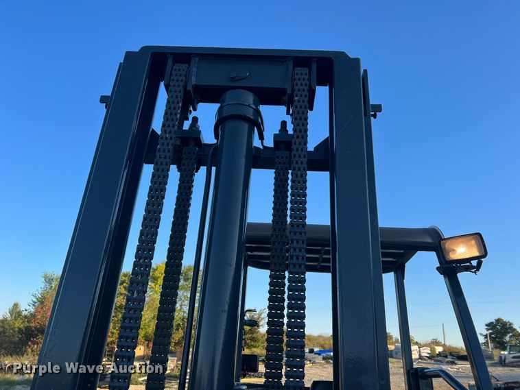 image for item MR9916 2005 Moffett M55  forklift