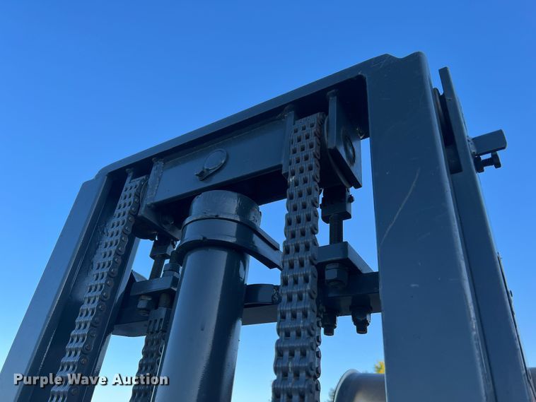 image for item MR9916 2005 Moffett M55  forklift