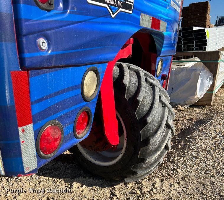 image for item MR9916 2005 Moffett M55  forklift