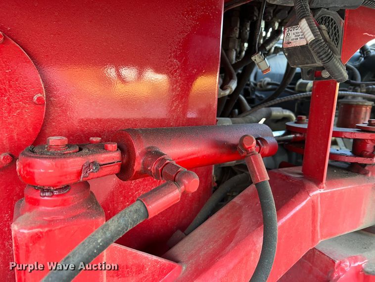 image for item MR9916 2005 Moffett M55  forklift