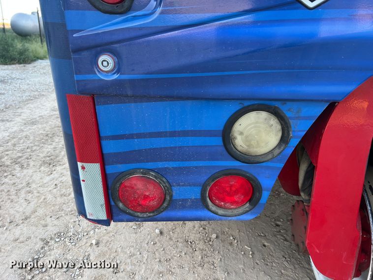 image for item MR9916 2005 Moffett M55  forklift