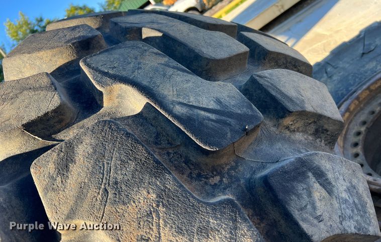 image for item MR9926 (4) tires and wheels