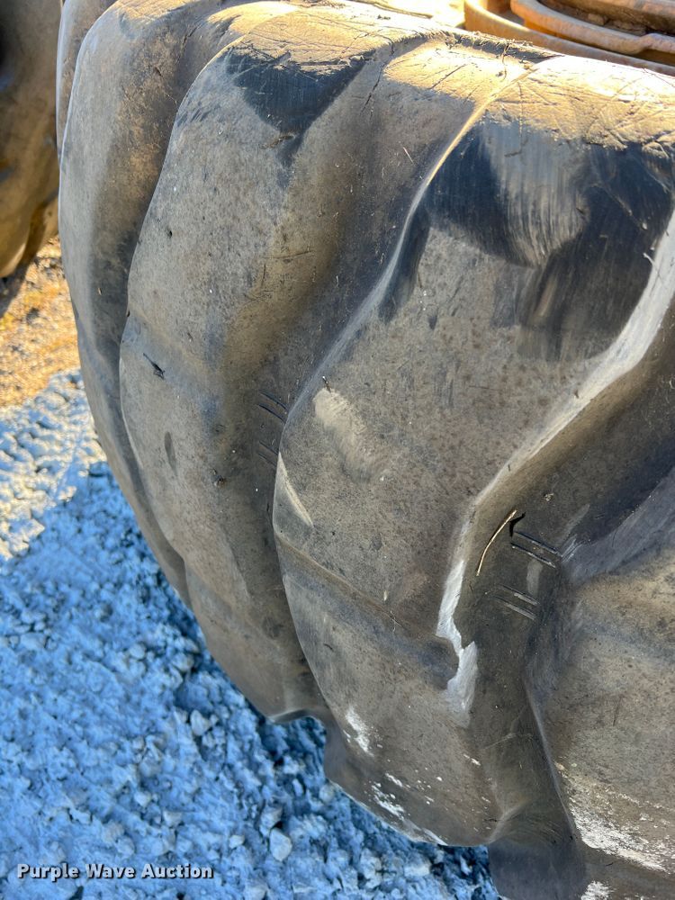 image for item MR9926 (4) tires and wheels