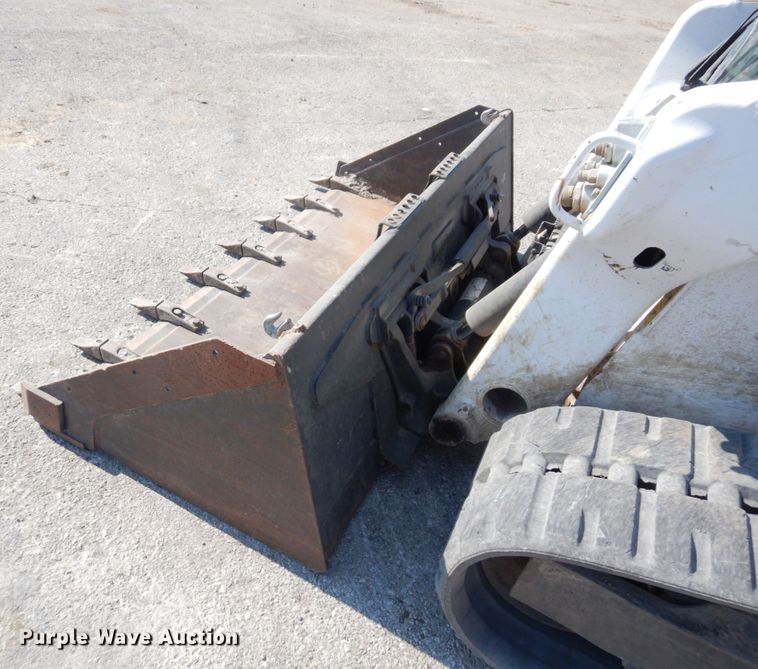 image for item MU9223 2020 Bobcat T76  tracked skid steer loader