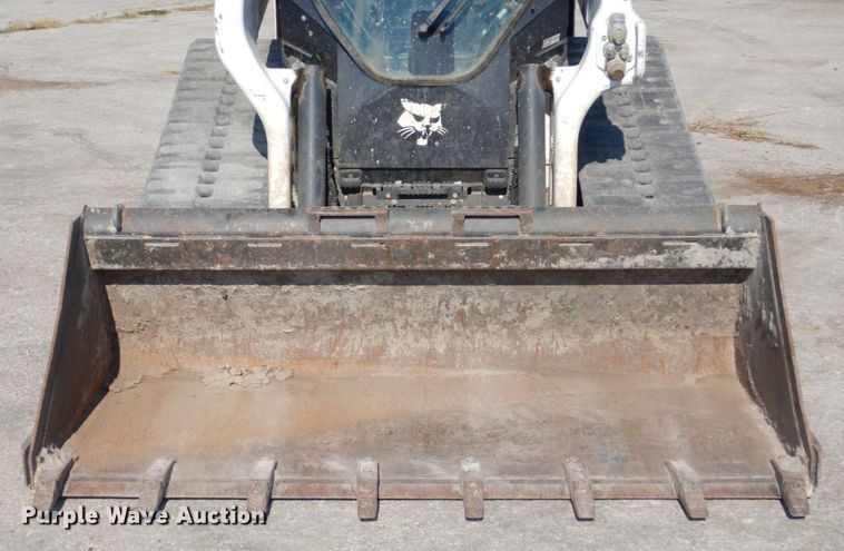 image for item MU9223 2020 Bobcat T76  tracked skid steer loader