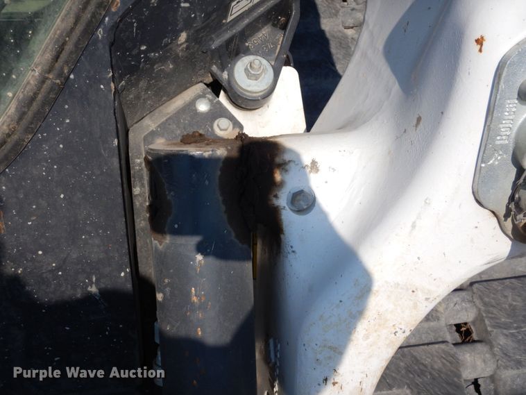 image for item MU9223 2020 Bobcat T76  tracked skid steer loader