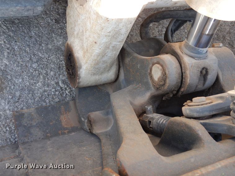 image for item MU9223 2020 Bobcat T76  tracked skid steer loader