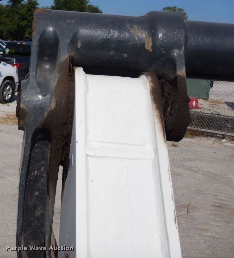 image for item MU9223 2020 Bobcat T76  tracked skid steer loader