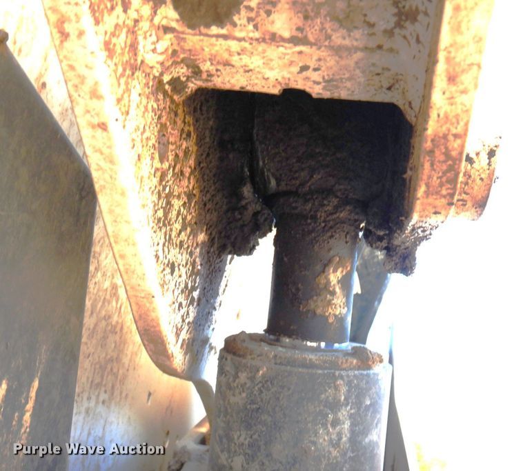 image for item MU9223 2020 Bobcat T76  tracked skid steer loader