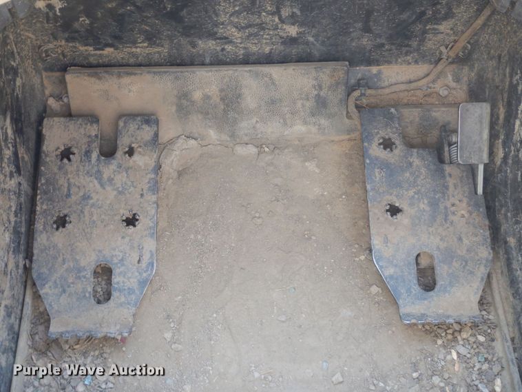 image for item MU9223 2020 Bobcat T76  tracked skid steer loader