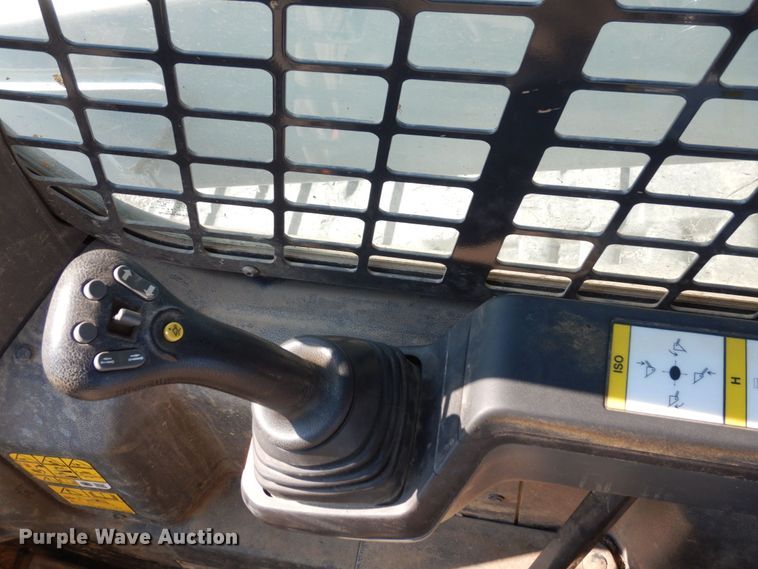 image for item MU9223 2020 Bobcat T76  tracked skid steer loader