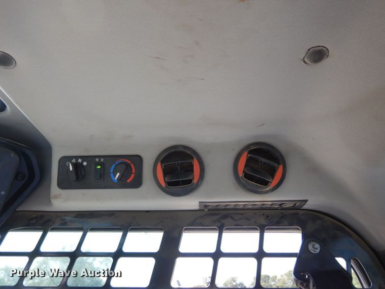 image for item MU9223 2020 Bobcat T76  tracked skid steer loader