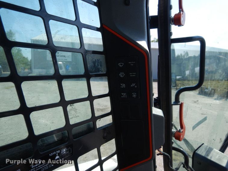 image for item MU9223 2020 Bobcat T76  tracked skid steer loader