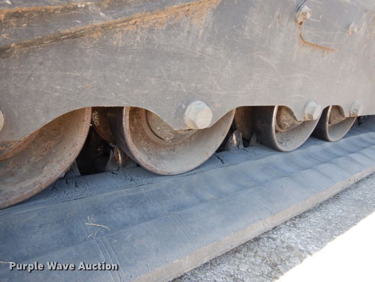 image for item MU9223 2020 Bobcat T76  tracked skid steer loader