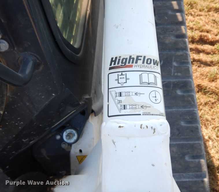 image for item MU9223 2020 Bobcat T76  tracked skid steer loader