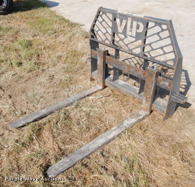 image for item MU9223 2020 Bobcat T76  tracked skid steer loader