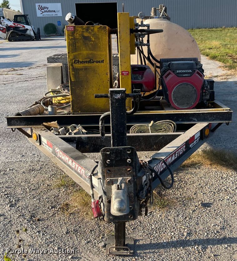 image for item MU9224 2012 Towmaster T-12D  grout trailer