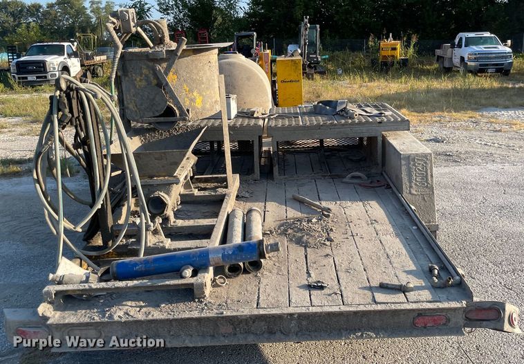 image for item MU9224 2012 Towmaster T-12D  grout trailer