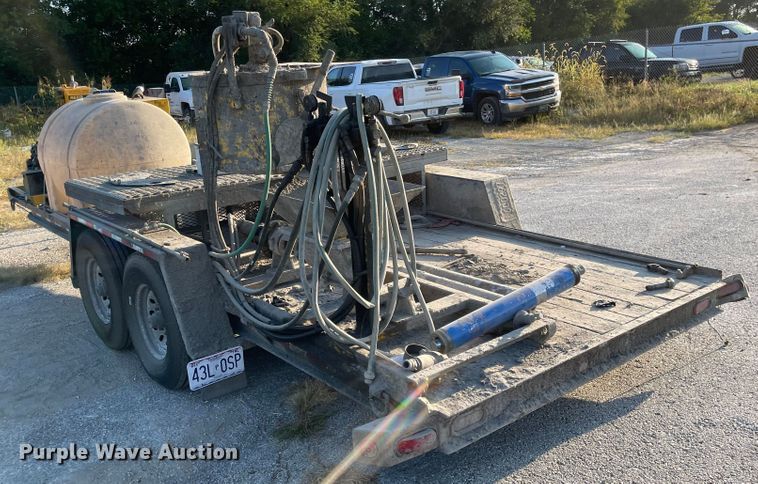 image for item MU9224 2012 Towmaster T-12D  grout trailer