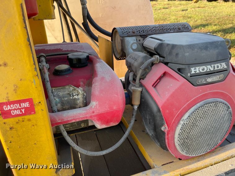 image for item MU9224 2012 Towmaster T-12D  grout trailer