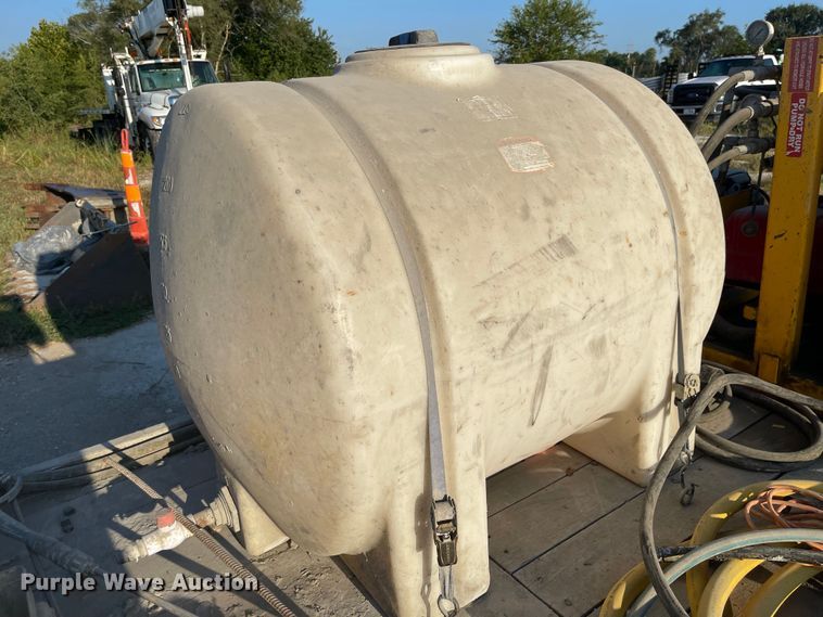 image for item MU9224 2012 Towmaster T-12D  grout trailer