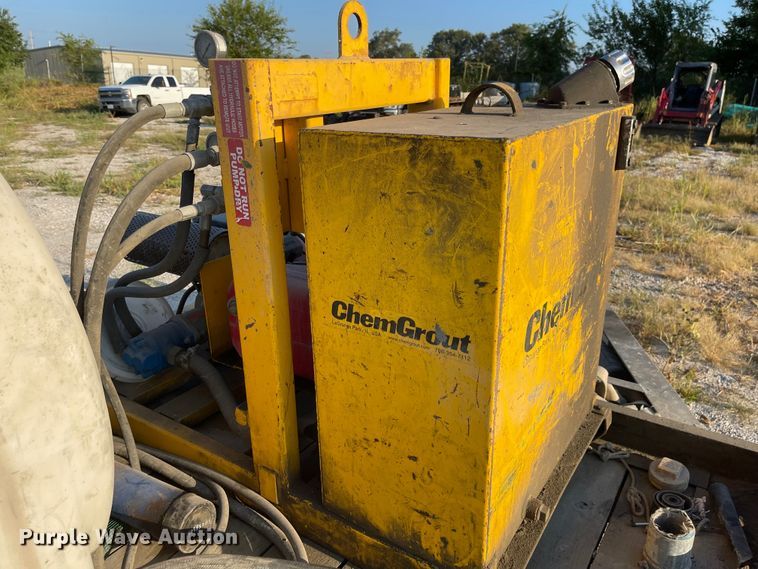 image for item MU9224 2012 Towmaster T-12D  grout trailer