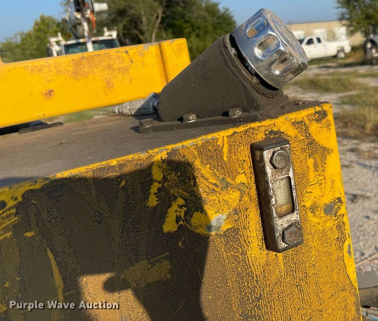 image for item MU9224 2012 Towmaster T-12D  grout trailer