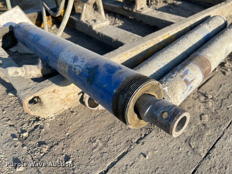 image for item MU9224 2012 Towmaster T-12D  grout trailer