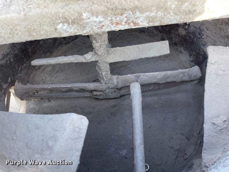 image for item MU9224 2012 Towmaster T-12D  grout trailer