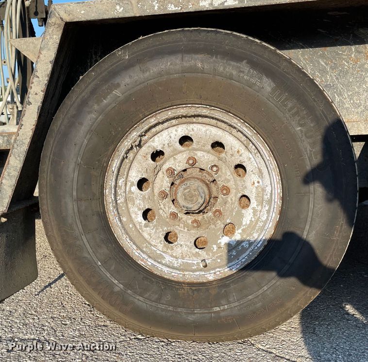 image for item MU9224 2012 Towmaster T-12D  grout trailer