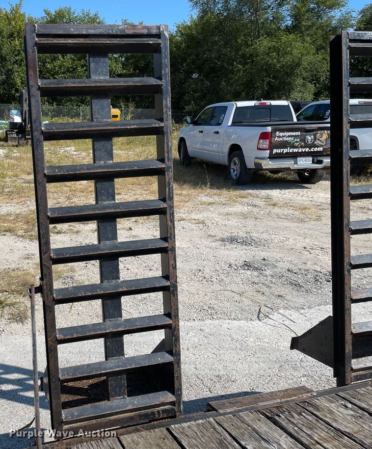 image for item MU9229 2014 Interstate  equipment trailer