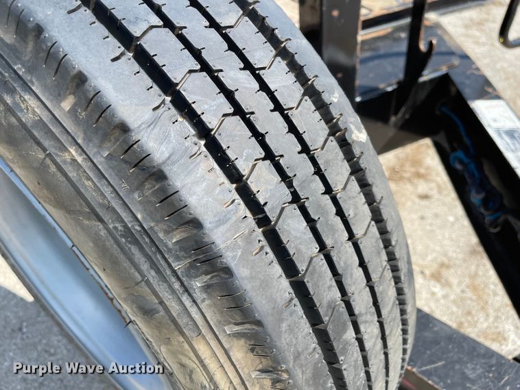 image for item MU9230 2018 Towmaster T-14D  equipment trailer