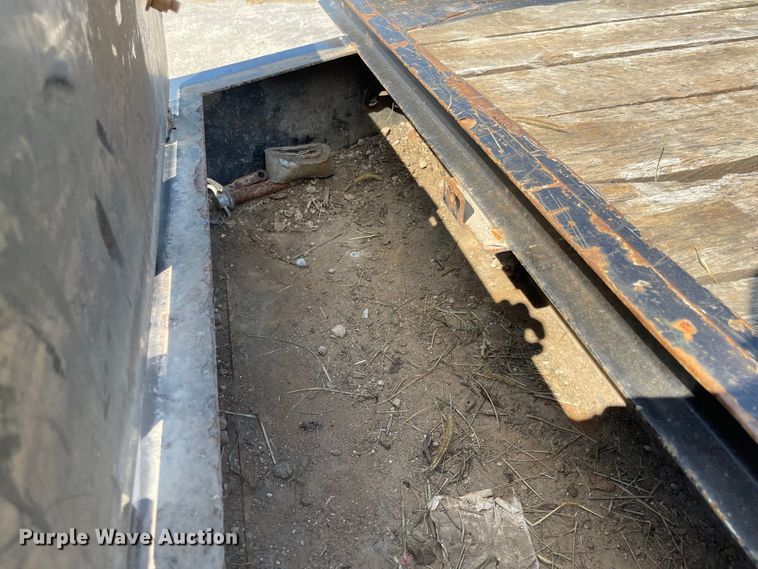 image for item MU9230 2018 Towmaster T-14D  equipment trailer