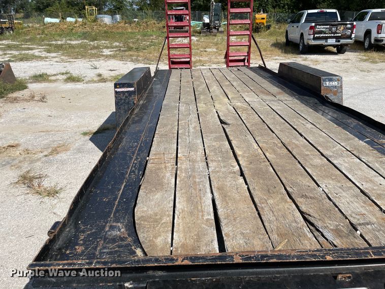 image for item MU9230 2018 Towmaster T-14D  equipment trailer