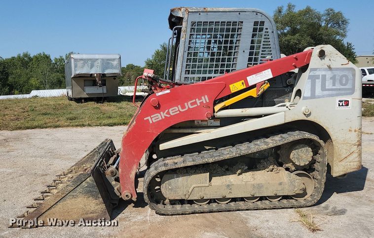 image for item MU9231 2015 Takeuchi TL10  tracked skid steer loader
