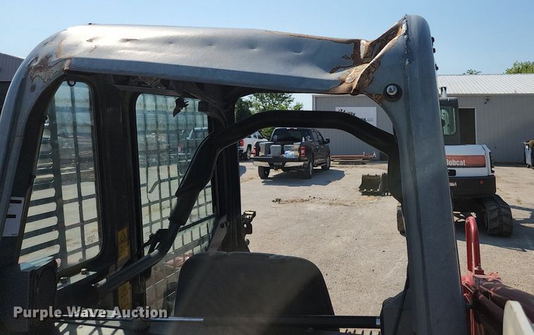 image for item MU9231 2015 Takeuchi TL10  tracked skid steer loader