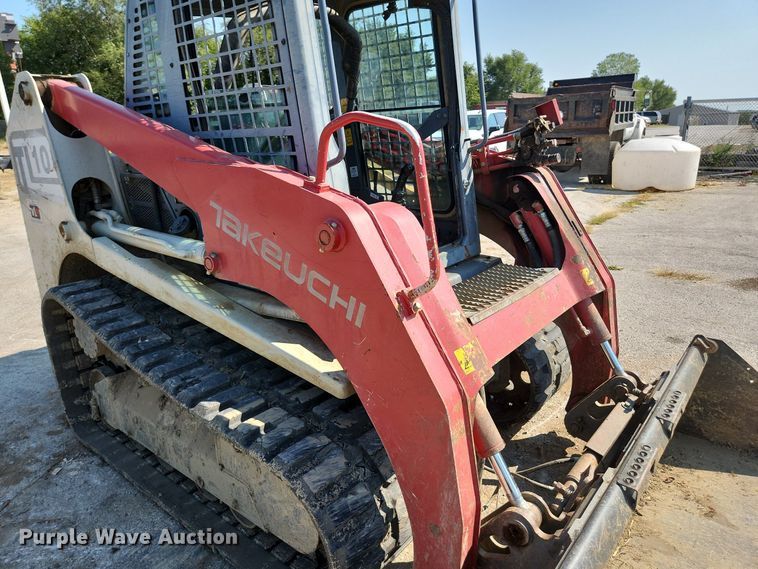 image for item MU9231 2015 Takeuchi TL10  tracked skid steer loader