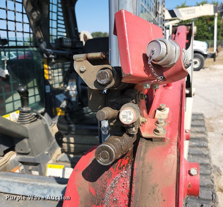 image for item MU9231 2015 Takeuchi TL10  tracked skid steer loader