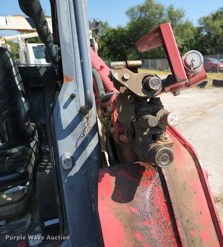 image for item MU9231 2015 Takeuchi TL10  tracked skid steer loader