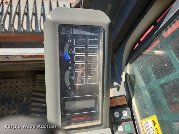 image for item MU9231 2015 Takeuchi TL10  tracked skid steer loader