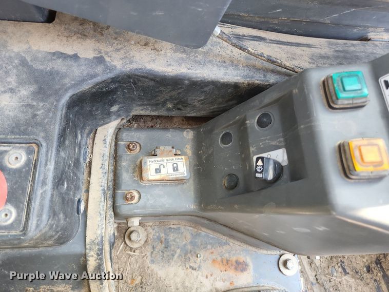 image for item MU9231 2015 Takeuchi TL10  tracked skid steer loader