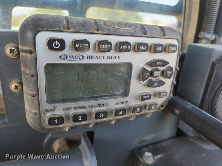 image for item MU9231 2015 Takeuchi TL10  tracked skid steer loader