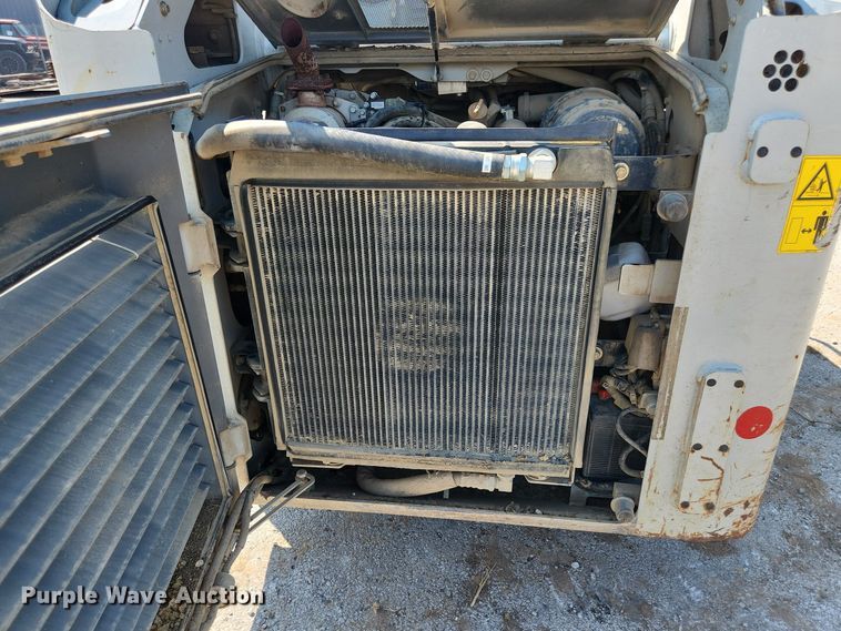 image for item MU9231 2015 Takeuchi TL10  tracked skid steer loader