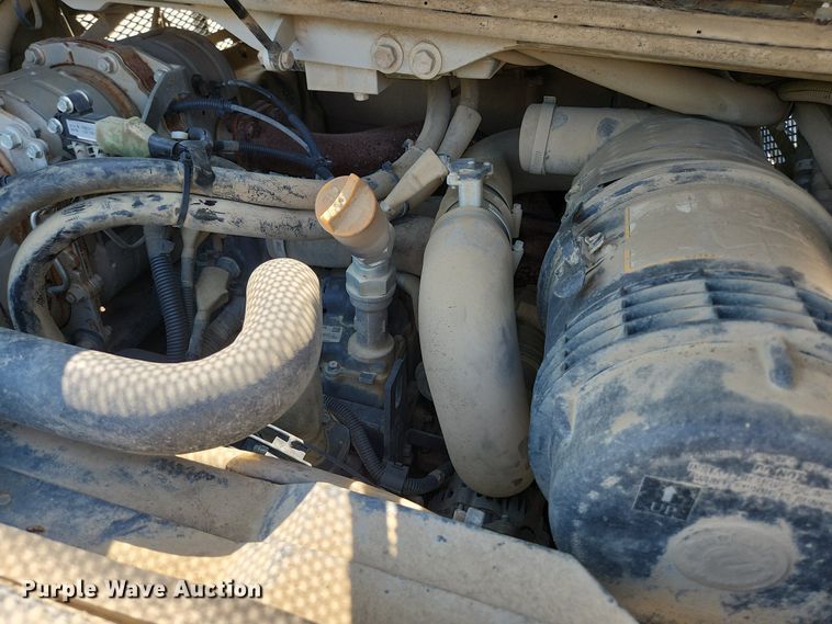 image for item MU9231 2015 Takeuchi TL10  tracked skid steer loader