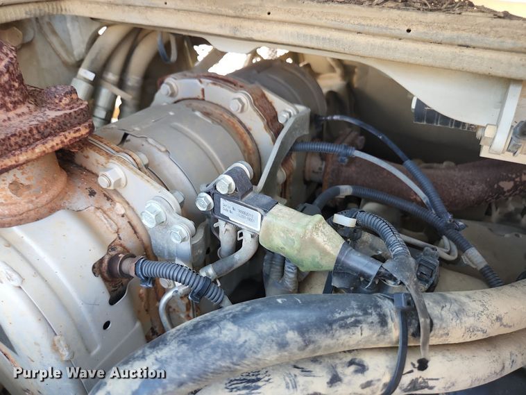 image for item MU9231 2015 Takeuchi TL10  tracked skid steer loader