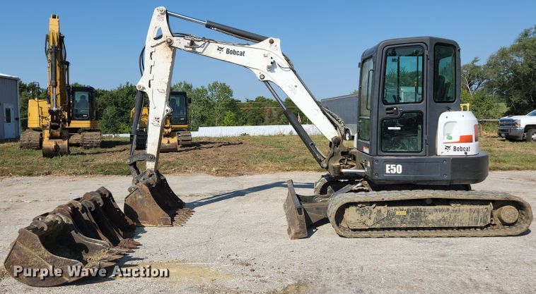 image for item MU9232 2011 Bobcat E50  mini excavator