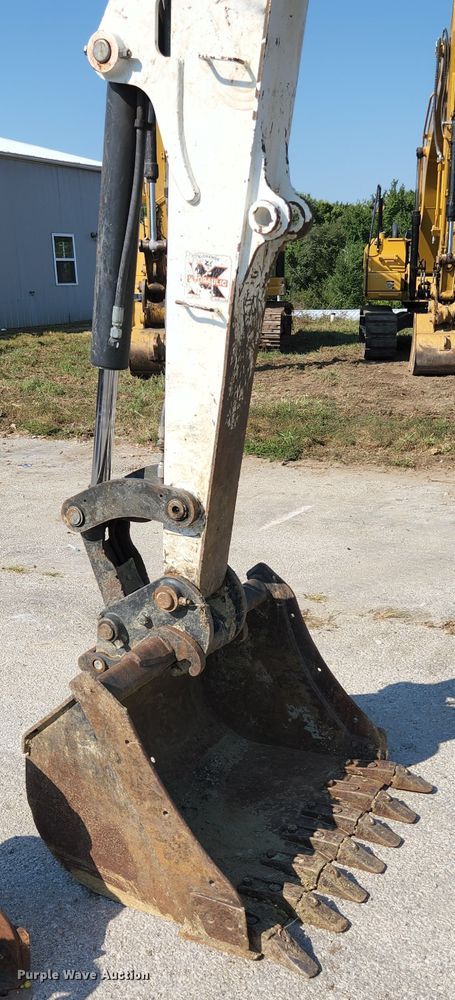 image for item MU9232 2011 Bobcat E50  mini excavator