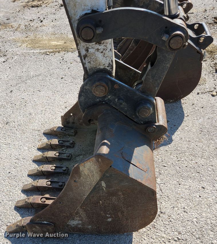 image for item MU9232 2011 Bobcat E50  mini excavator